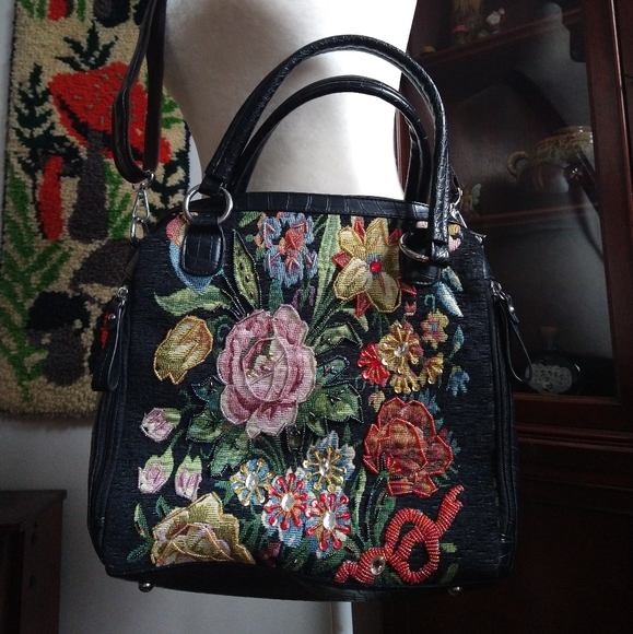 Mellow World beaded floral multi strap cross body purse - Picture 5 of 13